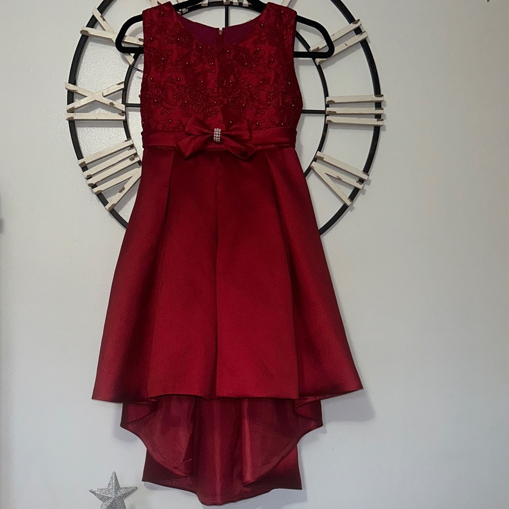 Charming Burgundy Kids Dress with Bow Detail 
2x Dresses, Perfect for Twins